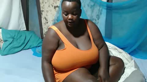 Snapshot of skylla07 chatting on 09.17.25 sheliah online show from 09.17.25