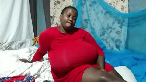 Snapshot of skylla07 chatting on 10.15.25 sheliah online show from 10.15.25