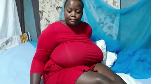 Snapshot of skylla07 chatting on 10.16.25 sheliah online show from 10.16.25