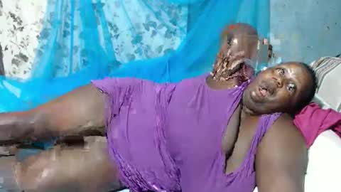 Snapshot of skylla07 chatting on 10.21.25 sheliah online show from 10.21.25