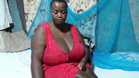 Snapshot of skylla07 chatting on 11.24.25 sheliah online show from 11.24.25