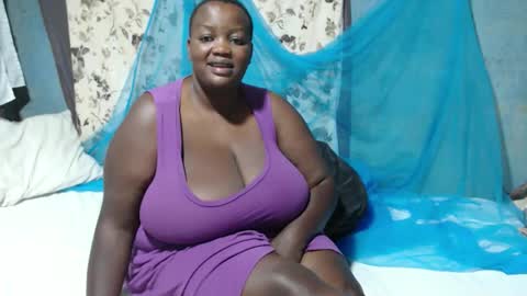 Snapshot of skylla07 chatting on 11.26.25 sheliah online show from 11.26.25