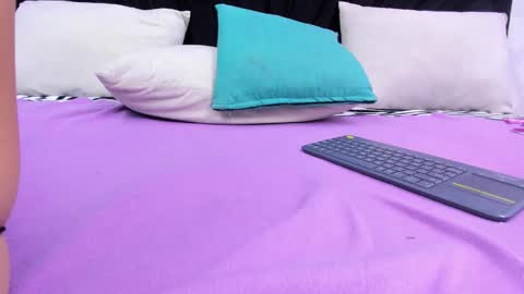 Skynny online show from 02.21.25