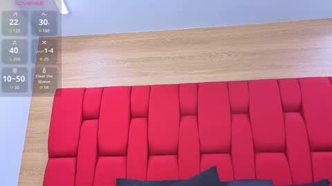 Skynny online show from 10.18.25