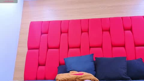 Skynny online show from 10.23.25