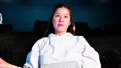 Snapshot of skyy_bloom chatting on 12.20.25 Sky online show from 12.20.25