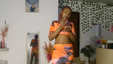 Snapshot of skyy_brown chatting on 06.20.26 Bella online show from 06.20.26