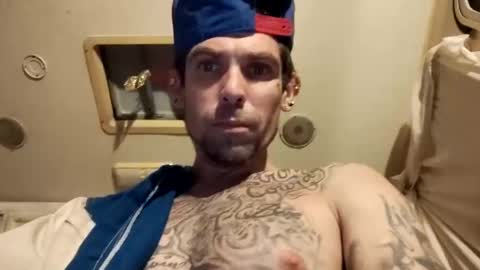 Snapshot of slangincock69 chatting on 12.28.24 SexyMFSlangincock69FYPM online show from 12.28.24