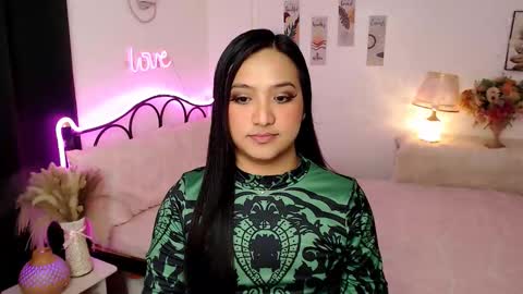 Queen Cyrine online show from 11.16.25