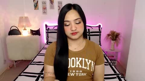 Snapshot of slave_amanda69 chatting on 01.06.26 Queen Cyrine online show from 01.06.26
