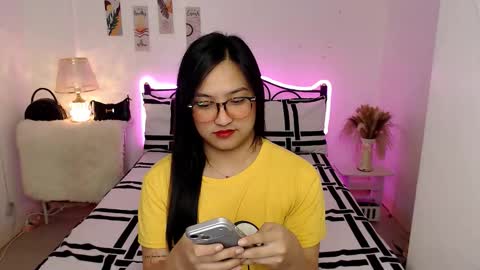 Snapshot of slave_amanda69 chatting on 01.10.26 Queen Cyrine online show from 01.10.26