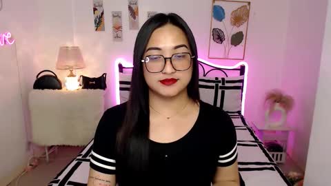 Snapshot of slave_amanda69 chatting on 02.09.26 Queen Cyrine online show from 02.09.26