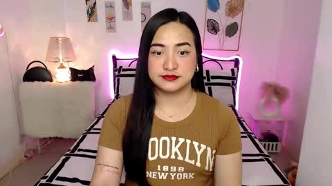 Snapshot of slave_amanda69 chatting on 02.15.26 Queen Cyrine online show from 02.15.26