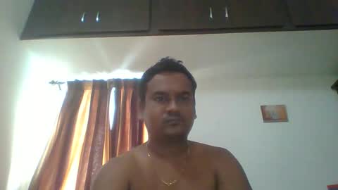 Snapshot of slaveqteguy chatting on 10.22.25 slaveqteguy online show from 10.22.25