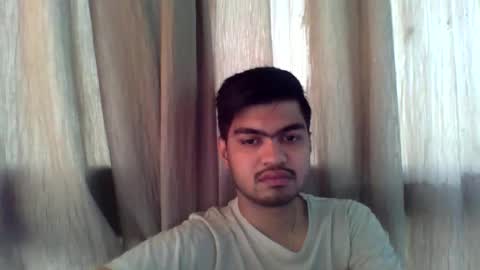 Snapshot of slavesj18 chatting on 11.26.25 Add me on hangout sjcool1998 online show from 11.26.25