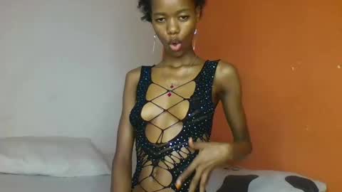 Snapshot of slaybby chatting on 03.05.25 Slaybby online show from 03.05.25