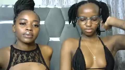 Snapshot of slim_4cutie chatting on 11.03.25 cutie online show from 11.03.25