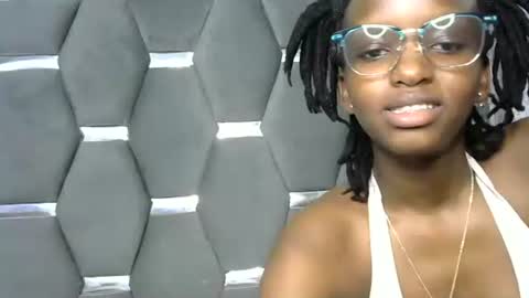 Snapshot of slim_4cutie chatting on 11.07.25 cutie online show from 11.07.25