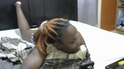 Snapshot of slim_joy chatting on 02.17.25 slim_joy online show from 02.17.25