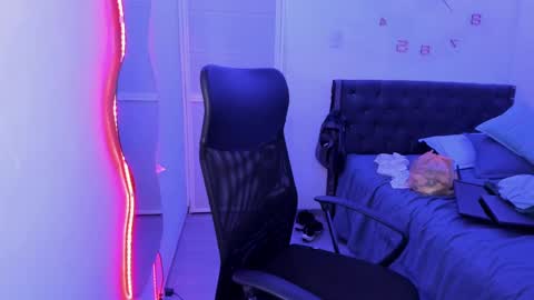 Snapshot of slim_master12 chatting on 12.06.24 slim_master12 online show from 12.06.24