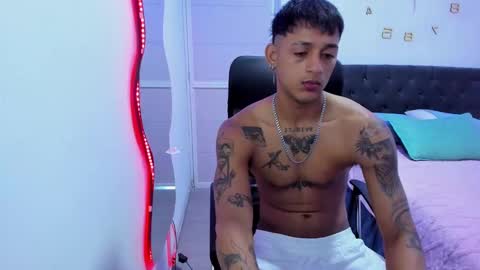 Snapshot of slim_master12 chatting on 12.10.24 slim_master12 online show from 12.10.24