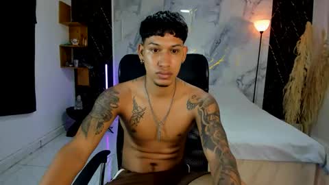 Snapshot of slim_master12 chatting on 05.18.26 slim_master12 online show from 05.18.26