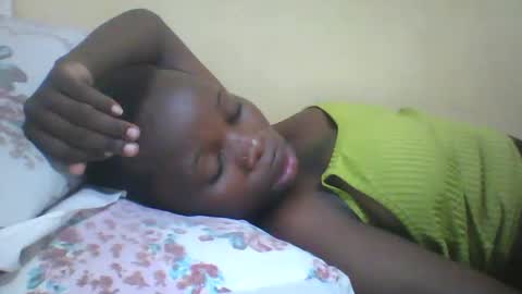 slim_petite_ebony online show from 01.31.25