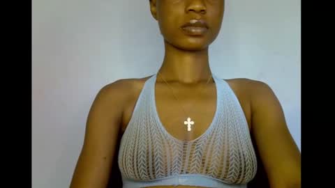 Snapshot of slim_petitqueen chatting on 12.21.25 Alice online show from 12.21.25