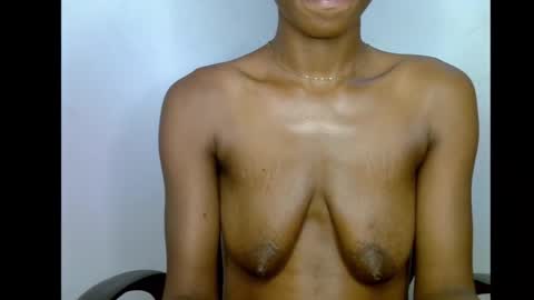 Snapshot of slim_petitqueen chatting on 01.08.26 Alice online show from 01.08.26