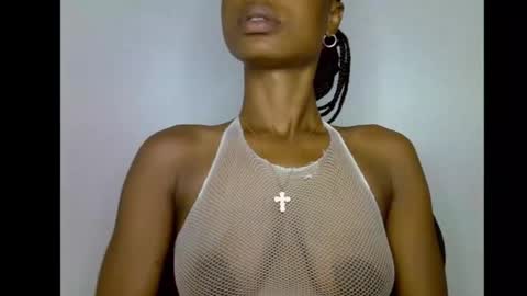 Snapshot of slim_petitqueen chatting on 01.12.26 Alice online show from 01.12.26