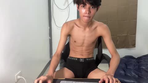 Snapshot of slim_sensation chatting on 10.07.25 slim_sensation online show from 10.07.25