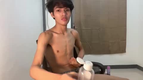 Snapshot of slim_sensation chatting on 10.13.25 slim_sensation online show from 10.13.25