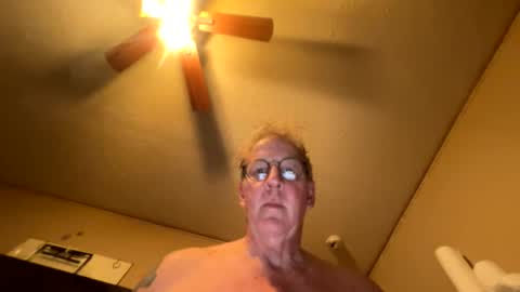 Snapshot of slimjim061560 chatting on 05.16.26 slimjim061560 online show from 05.16.26