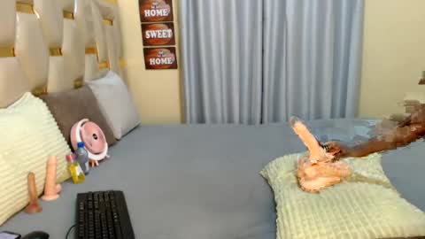 Snapshot of slimqueenbae chatting on 07.19.26 slimqueenbae online show from 07.19.26