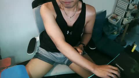 Snapshot of slothfully chatting on 01.12.25 slothfully online show from 01.12.25