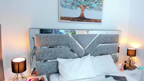 Snapshot of slut_milf_ chatting on 01.17.26 slut_milf_ online show from 01.17.26