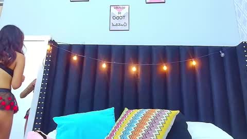 Snapshot of slutlittlecamila chatting on 02.12.25 CAMILA  online show from 02.12.25