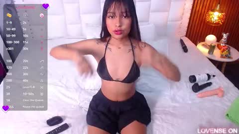 Snapshot of slutlittlecamila chatting on 03.11.25 CAMILA  online show from 03.11.25