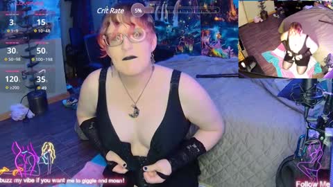 Snapshot of sluttyfrea chatting on 01.28.25 Faye online show from 01.28.25