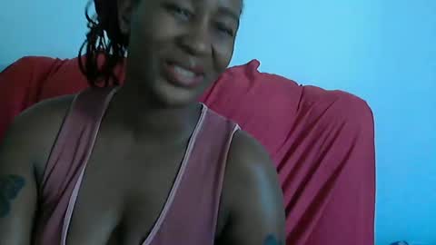 sluttylaura18 online show from 01.28.25