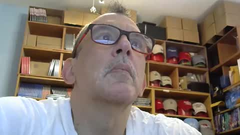 Snapshot of sluttyslave81 chatting on 11.03.25 sluttyslave81 online show from 11.03.25