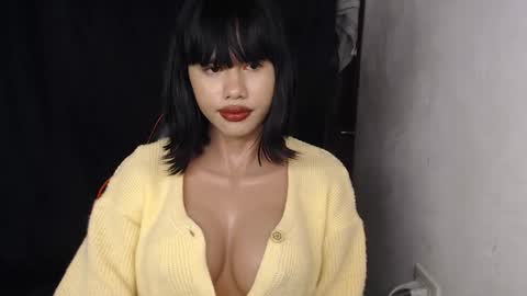 Snapshot of sluttysweet_jennifer chatting on 12.18.25 Jennifer online show from 12.18.25