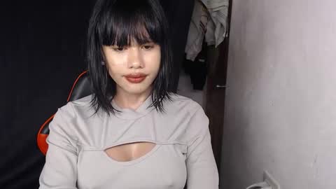 Snapshot of sluttysweet_jennifer chatting on 12.19.25 Jennifer online show from 12.19.25