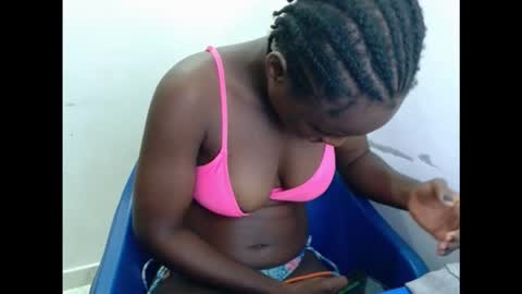 Snapshot of slutxcorn chatting on 12.14.25 slutxcorn online show from 12.14.25