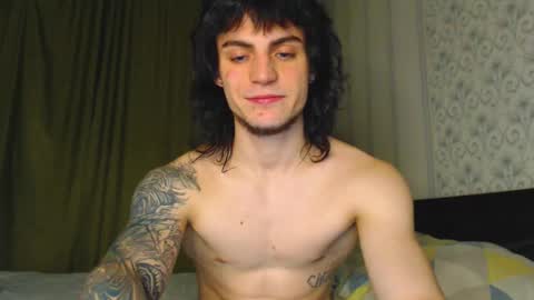 Snapshot of sly_gus chatting on 11.10.25 Gus online show from 11.10.25