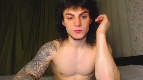 Snapshot of sly_gus chatting on 11.11.25 Gus online show from 11.11.25