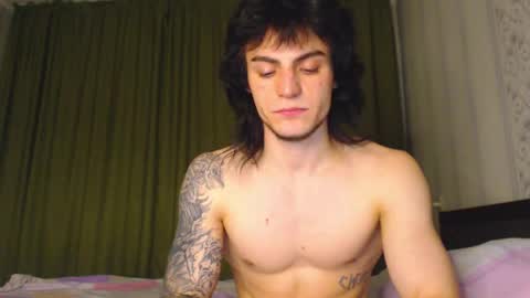 Snapshot of sly_gus chatting on 11.28.25 Gus online show from 11.28.25