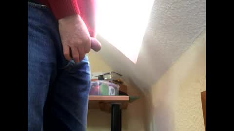 Snapshot of sm_bernd chatting on 12.16.25 Bernd online show from 12.16.25