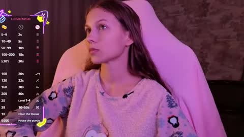 Snapshot of small_emma0 chatting on 10.05.25 Emma online show from 10.05.25