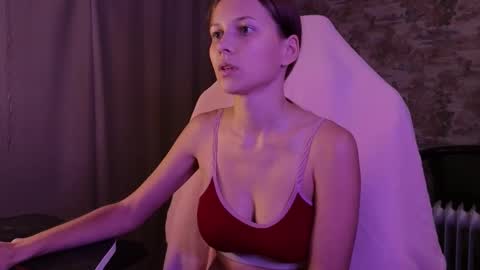 Snapshot of small_emma0 chatting on 11.21.25 Emma online show from 11.21.25